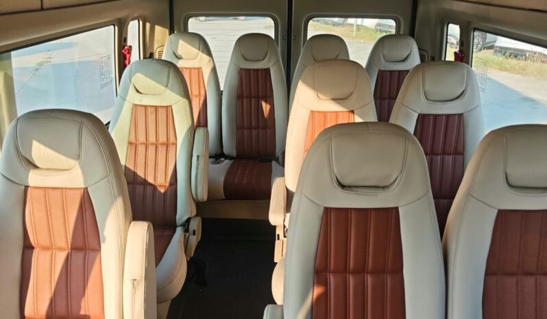 
								2016 Ford Transit 2.4L Diesel – 14-Seater Minibus | Grey full									